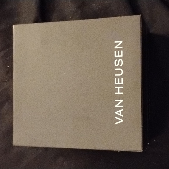 Van Heusen Men's watch fully banded strap on brown blue silver any size os - Picture 3 of 9